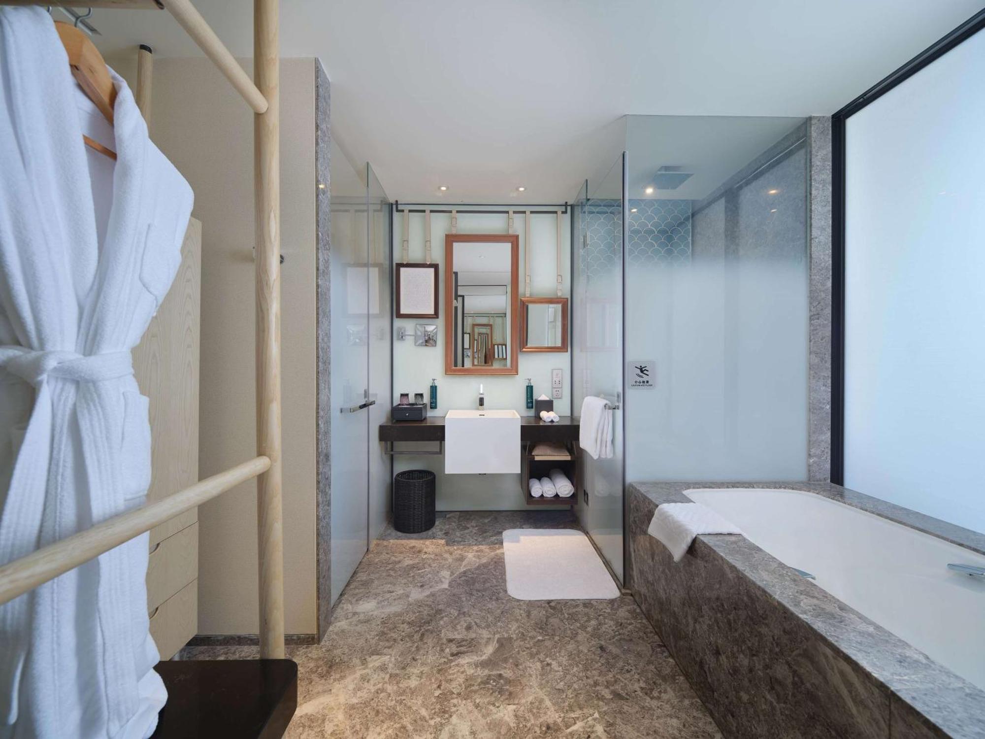 Hilton Dalian Golden Pebble Beach Resort Zhaojiatun Bagian luar foto