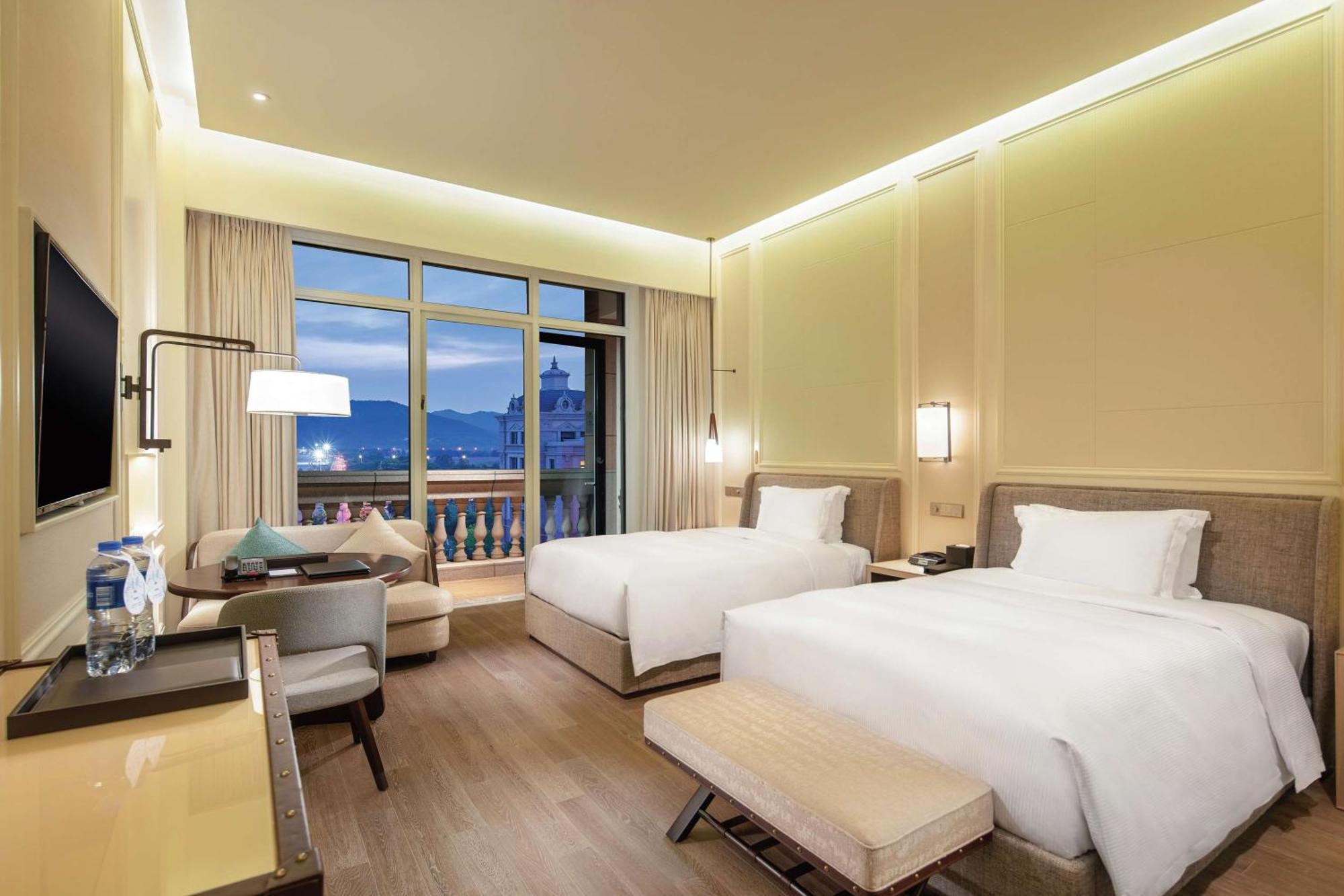 Hilton Dalian Golden Pebble Beach Resort Zhaojiatun Bagian luar foto