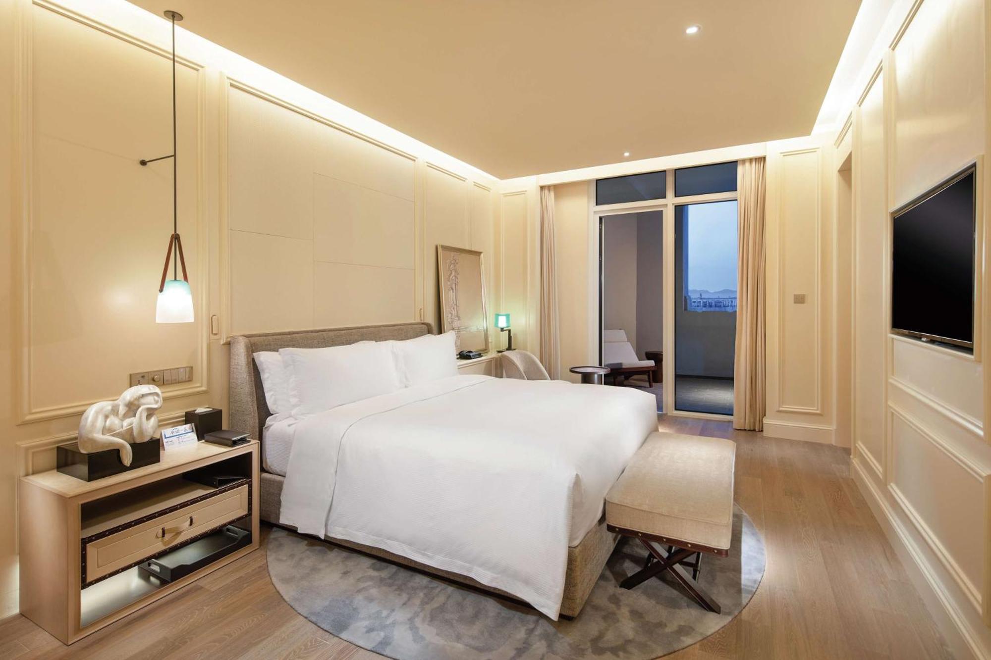 Hilton Dalian Golden Pebble Beach Resort Zhaojiatun Bagian luar foto